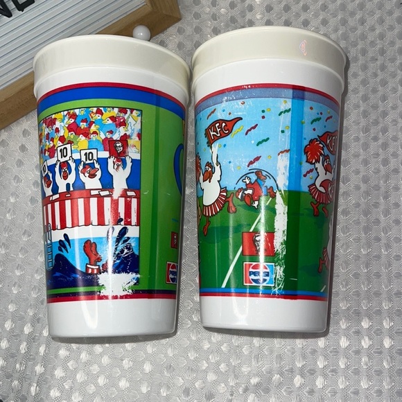 Lot Of 2 Kentucky Fried Chicken Plastic Cup THE COLONEL'S COOLER Football/swim. - Picture 3 of 4